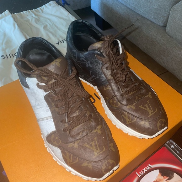 Louis Vuitton Sneakers - Picture 3 of 7